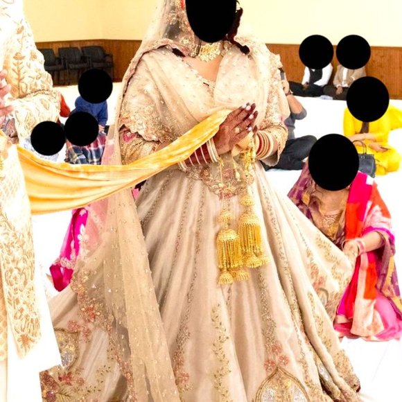 Tena Durrani Cream and Gold Sequin Wedding Dress with Bishop Sleeves - Picture 5 of 15